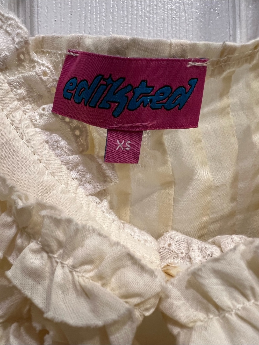 EDIKTED Hera Button Front Ruffled Top - Picture 4 of 6